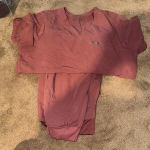 Figs scrubs, size XL, one pocket scrub top, jogger bottoms